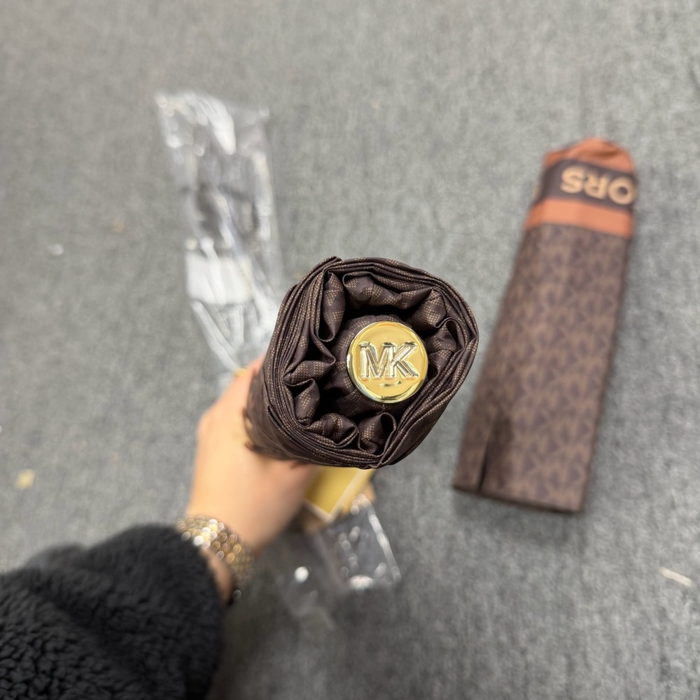 Michael Kors Brown Umbrella / BRAND NEW / NWT - Picture 4 of 4